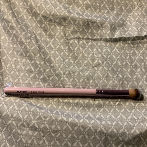 New! Half caked blender beauty brush! - Picture 2 of 2